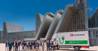 Entrega de vehículo eléctrico a DB Schenker