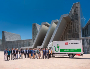 Entrega de vehículo eléctrico a DB Schenker