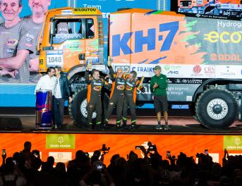 El KH7 Ecovergy Team tricampeón del Dakar