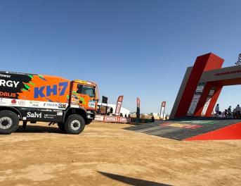 Primera etapa del KH7 Ecovergy Team en el Dakar 2026