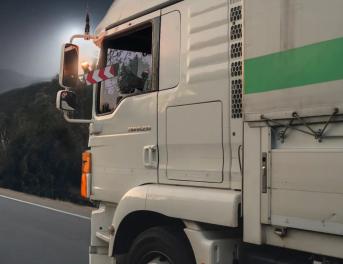 ¿Cómo colocar las balizas V16 en camiones?