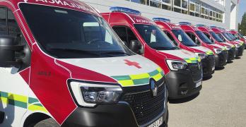 Entregamos 11 ambulancias de soporte vital avanzado a Cruz Roja Madrid